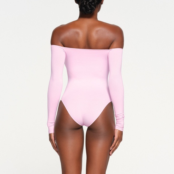 NWT Essential Off The Shoulder Bodysuit - Picture 7 of 8